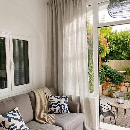 Lulani Hideaway By Corfu Solutions